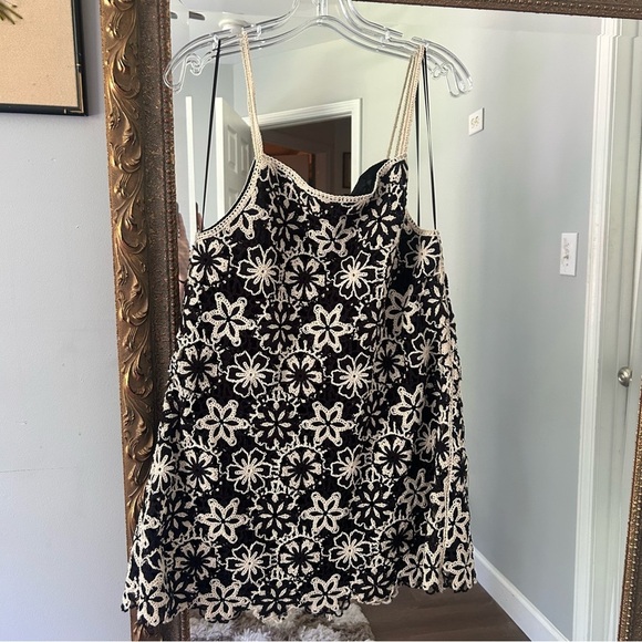 Zara Black and White Floral Mini Dress Crochet Knit - Picture 4 of 7